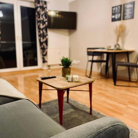 Saniertes Studio - Elisa - Mit Balkon, Wlan, Smart-Tv & Kueche In City-Naehe Erfurt Esterno foto