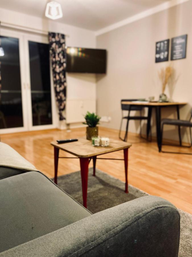 Saniertes Studio - Elisa - Mit Balkon, Wlan, Smart-Tv & Kueche In City-Naehe Erfurt Esterno foto