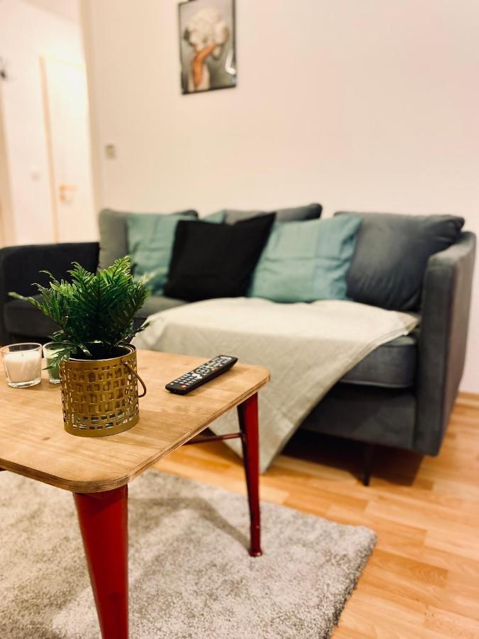 Saniertes Studio - Elisa - Mit Balkon, Wlan, Smart-Tv & Kueche In City-Naehe Erfurt Esterno foto