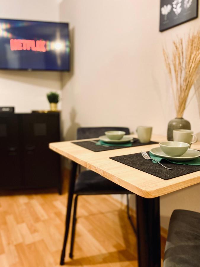Saniertes Studio - Elisa - Mit Balkon, Wlan, Smart-Tv & Kueche In City-Naehe Erfurt Esterno foto